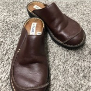 Cherokee clogs